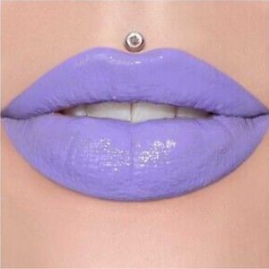 NIB Jeffree Star Cosmetics Supreme Gloss
- Frosting For Dinner - Vibrant Purple